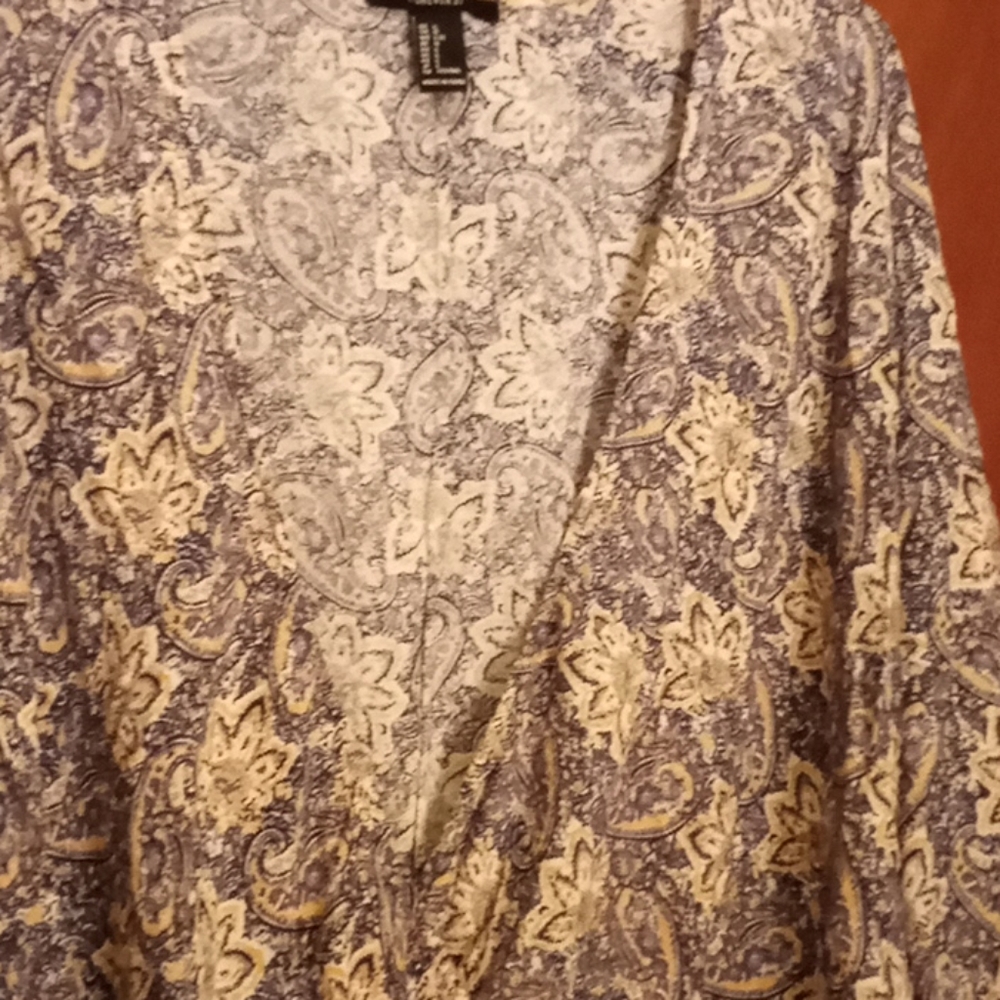 Forever 21 Blouse Size L - Picture 3 of 4